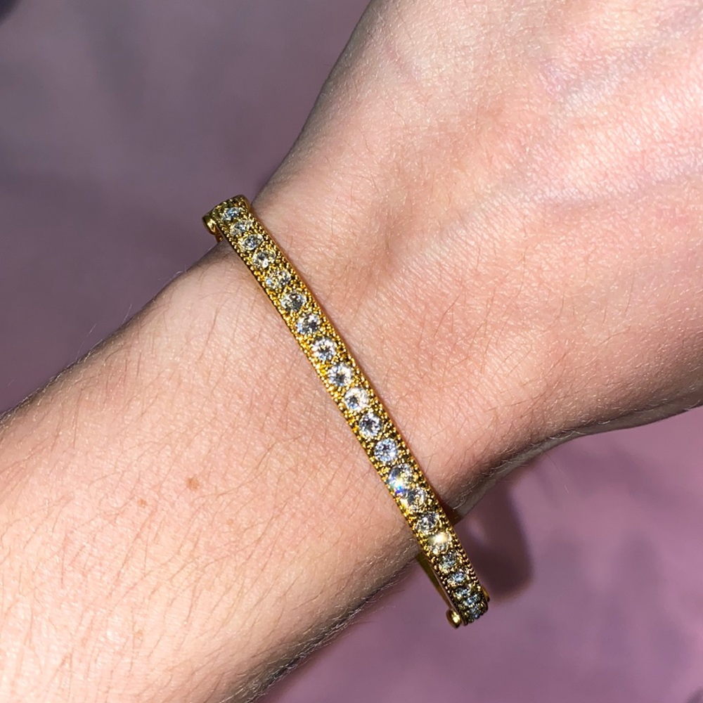 Gold tone bracelet